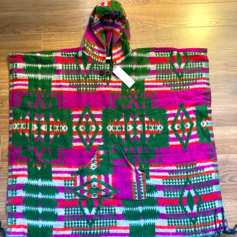 Multicolour poncho with front pocket and hood!